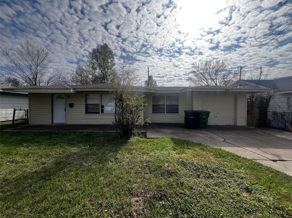 5818 Glenhurst Drive, Houston TX 77033