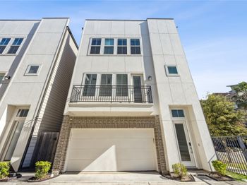 1812 W Webster Street