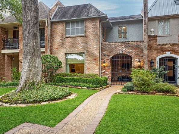 9452 Briar Forest Drive, Houston TX 77063