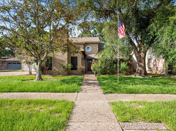 15626 Four Leaf Drive, Houston TX 77084