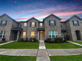 11922 Amber Oak Way