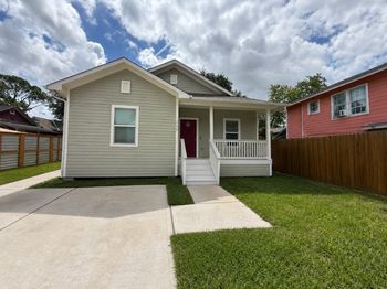 205 De Koven Street