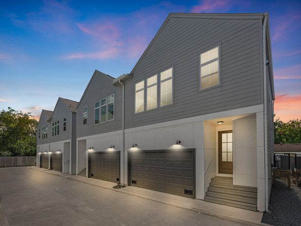6033 Cypress Street, Houston TX 77074