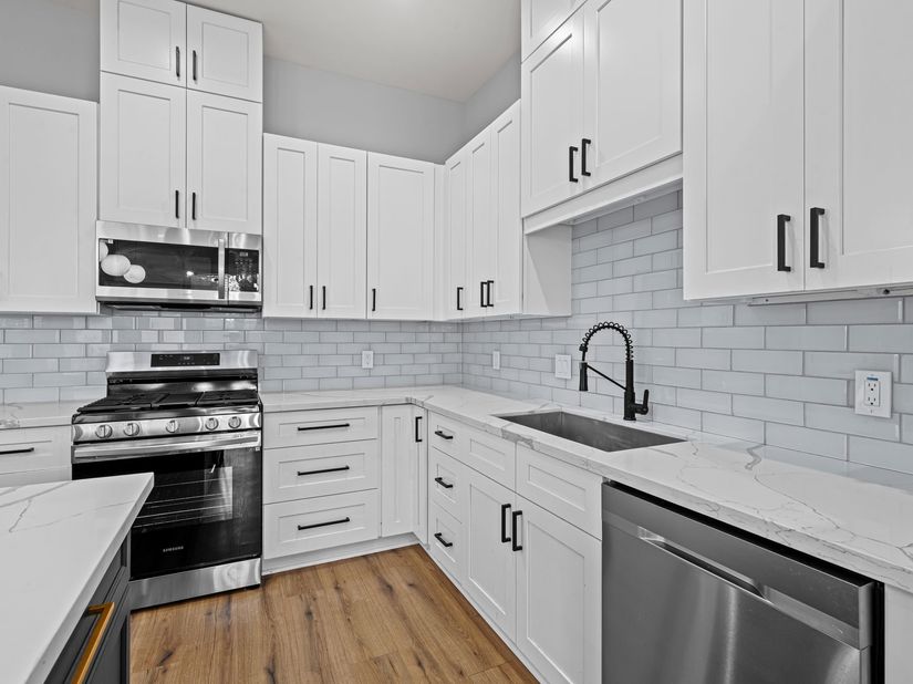 6476 T C Jester Boulevard, Houston TX 77091