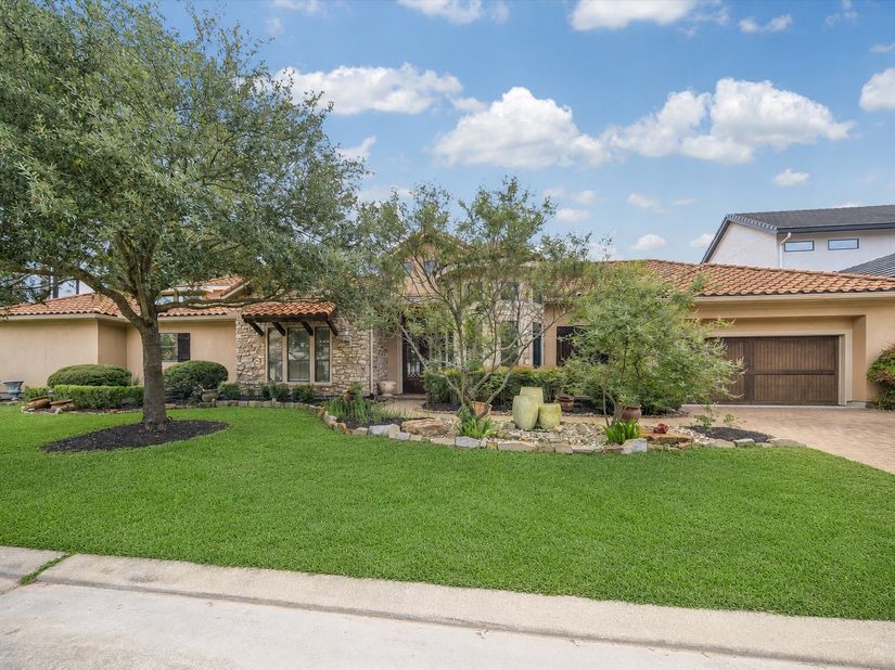 70 Shadow Creek Ridge Drive, Spring TX 77389