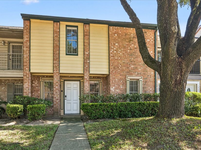 7943 Ellinger Lane, Houston TX 77040