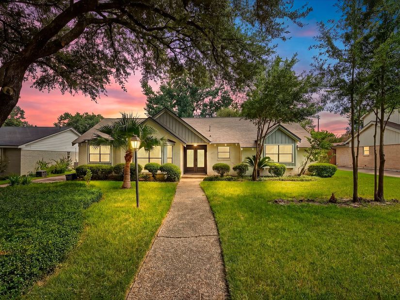 12523 Honeywood Trail, Houston TX 77077