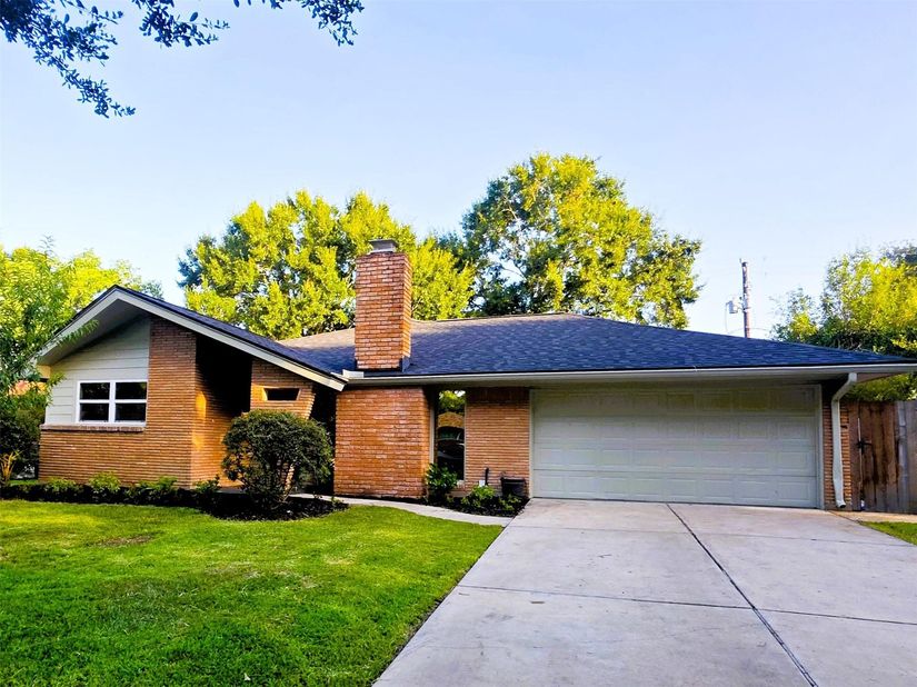 5315 Briarbend Drive, Houston TX 77096