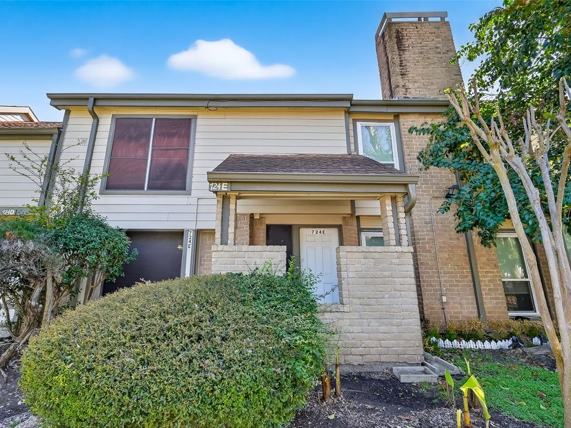 724 Country Place Drive E, Houston TX 77079