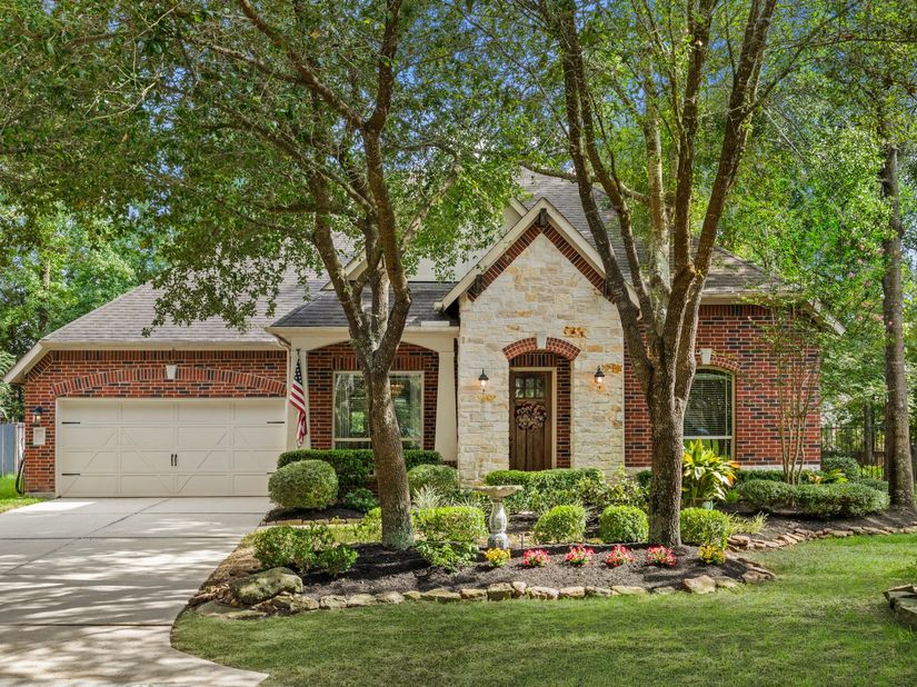 3 Blue Wildflower Pl, The Woodlands TX 77354