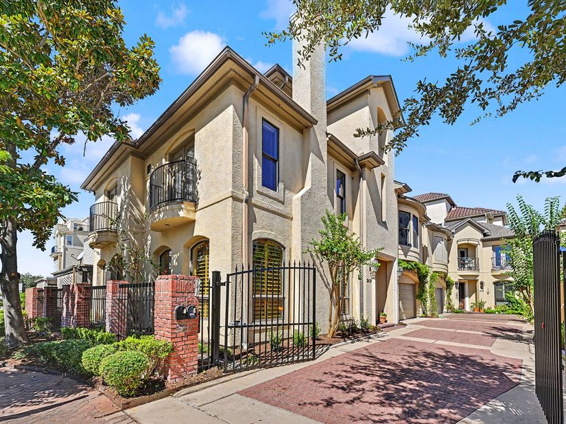2410 Mimosa Drive, Houston TX 77019