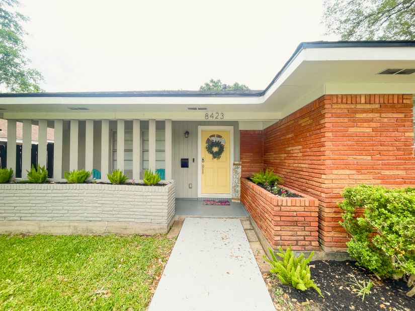 8423 Glen Valley Drive, Houston TX 77061