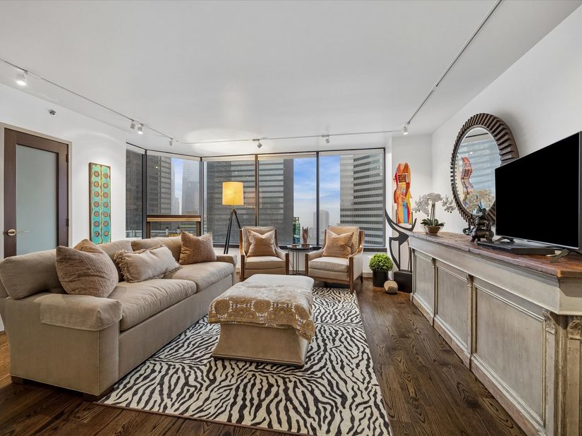 1111 Caroline Street 2601, Houston TX 77010