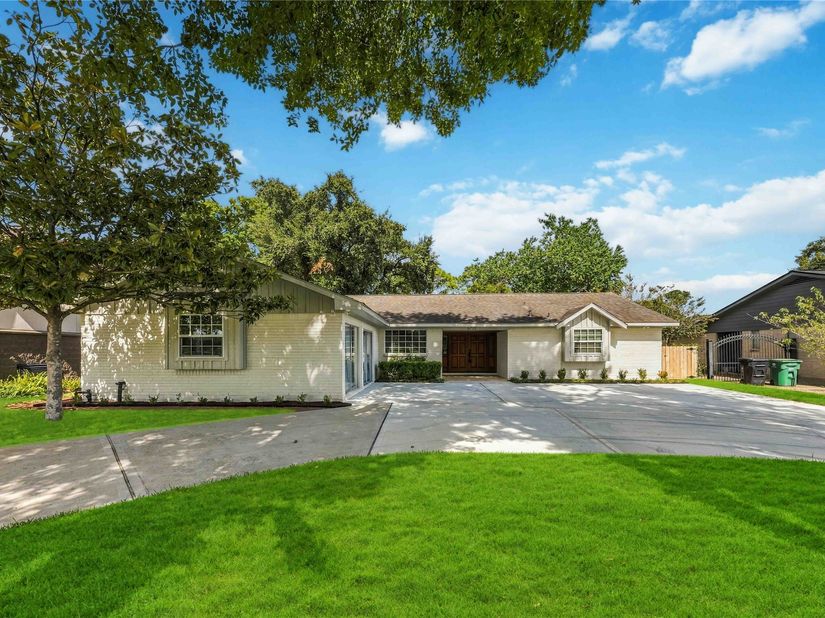 5722 N Braeswood Boulevard, Houston TX 77096