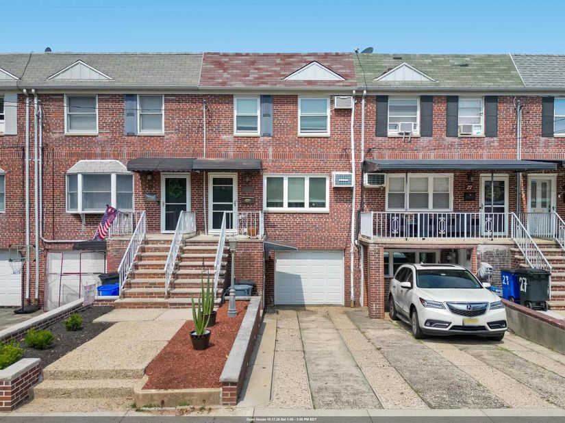 25 Parkview Terrace, Bayonne NJ 07002