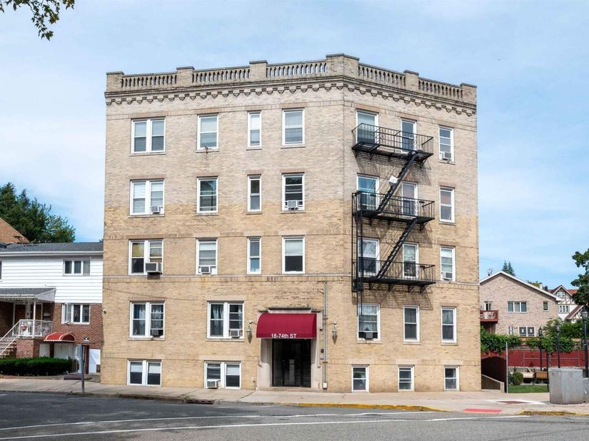 18 74th St BA2, North Bergen NJ 07047