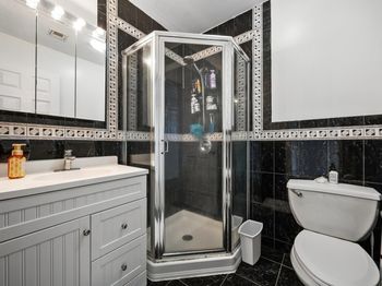207 Ogden Ave