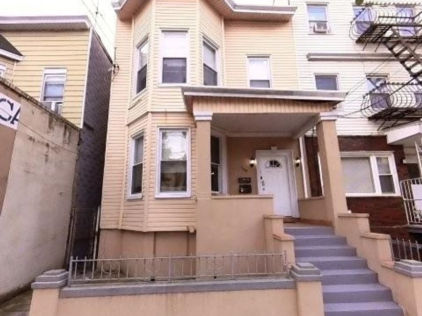 709 22nd St, Union City NJ 07087
