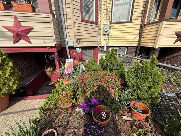 22 Bartholdi Ave, Jersey City NJ 07305