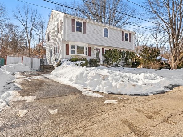 5 Endicott St, Weymouth MA 02189