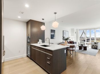100 Lovejoy Wharf