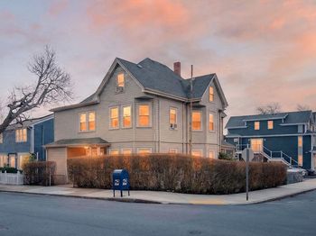 963 Winthrop Ave