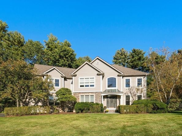 7 Pettee's Pond Lane, Walpole MA 02081