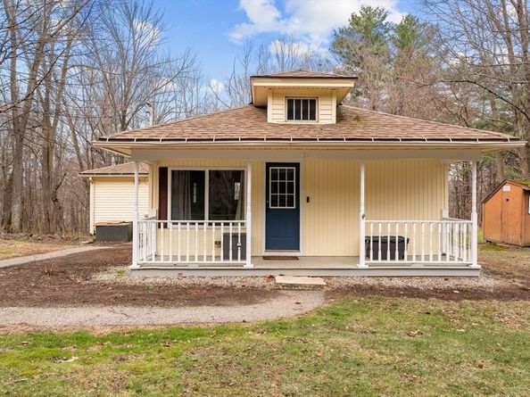 37 Highland St, Spencer MA 01562