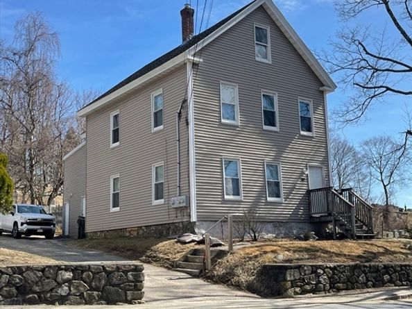 28 Beach St, Marlborough MA 01752