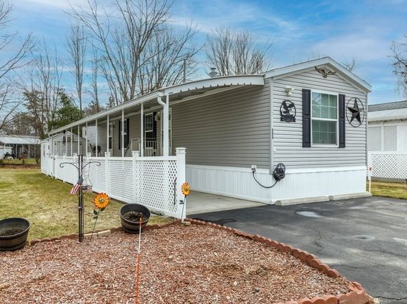 556 Central Street 11, Leominster MA 01453