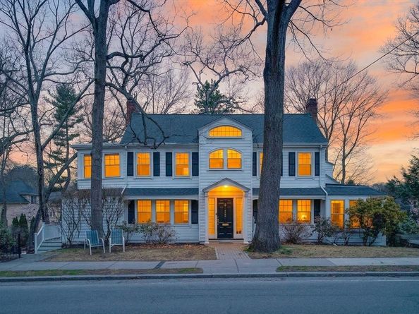 575 Chestnut St, Newton MA 02468