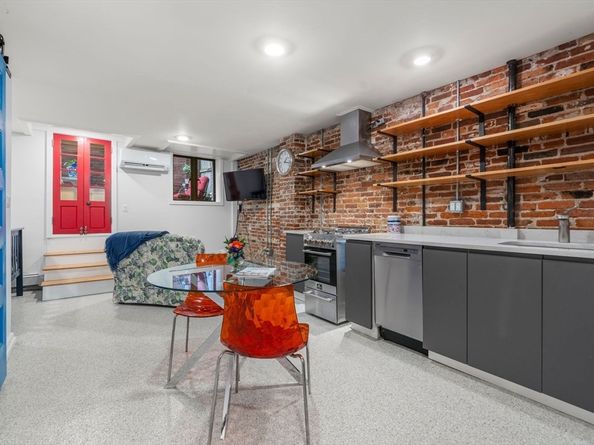 26 Unity St 1, Boston MA 02113