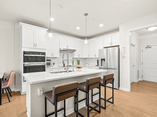300 Martins Landing 103, North Reading MA 01864