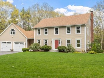 5 Blueberry Hill Ln