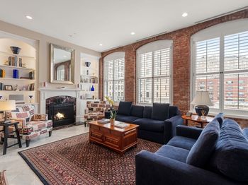 6 Edgerly Place