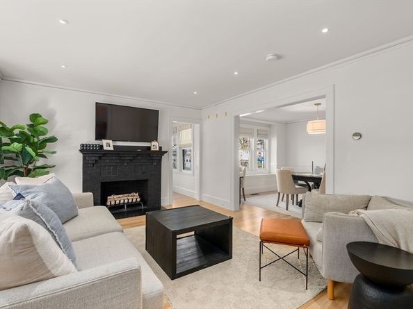 139 Bartlett Ave 1, Belmont MA 02478