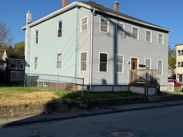 91 Falulah St, Fitchburg MA 01420