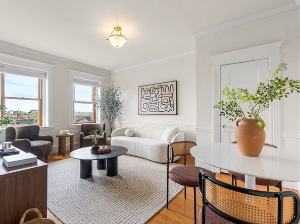 8 Garrison St 709, Boston MA 02116