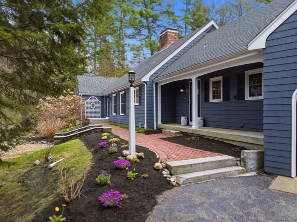 20 Coachmans Lane, North Andover MA 01845