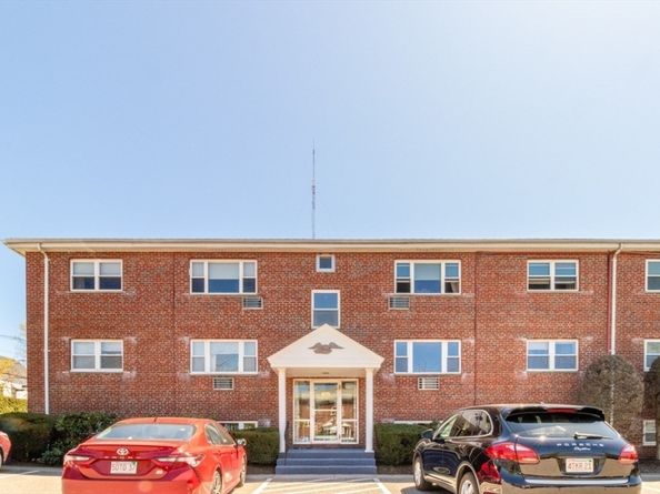 1075 Chestnut St 6, Newton MA 02464
