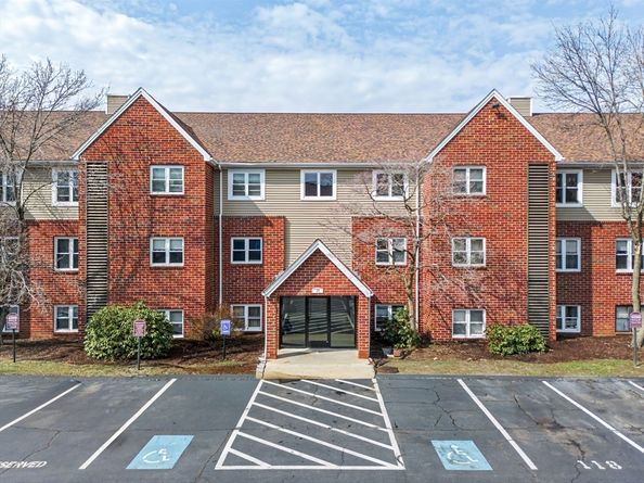 35 Longworth Avenue 12, Brockton MA 02301