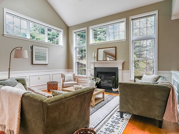 432 Boxwood Ln 432, Clinton MA 01510