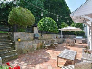 10 Radcliffe Rd