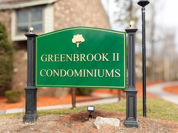 127 Greenbrook Dr 127, Stoughton MA 02072