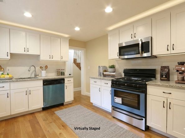3 Saint James Pl 3, Boston MA 02119