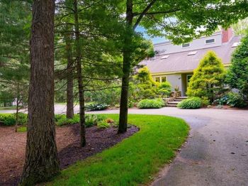 40 Bicentennial Way
