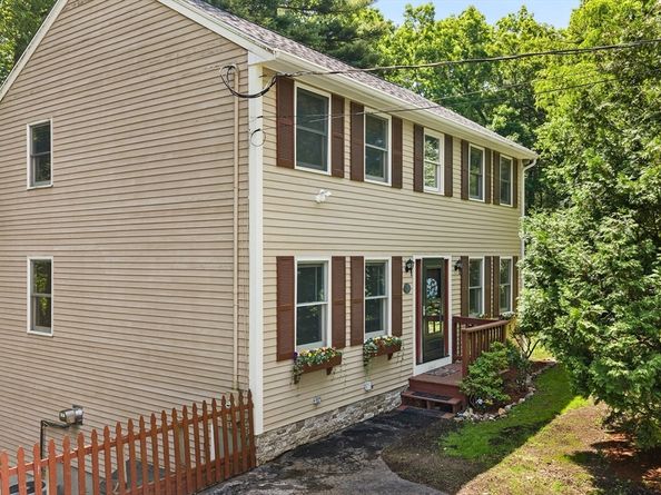 89 Old Andover Rd, North Reading MA 01864