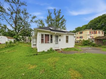 3 Brief St