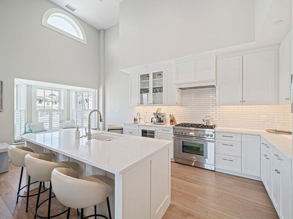 87 Elm Street 323, Cohasset MA 02025