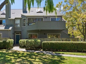 913 Shoreline Drive